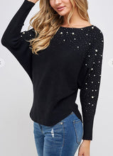 Load image into Gallery viewer, LONG SLEEVE TOP WITH FAUX PEARL TRIM.
